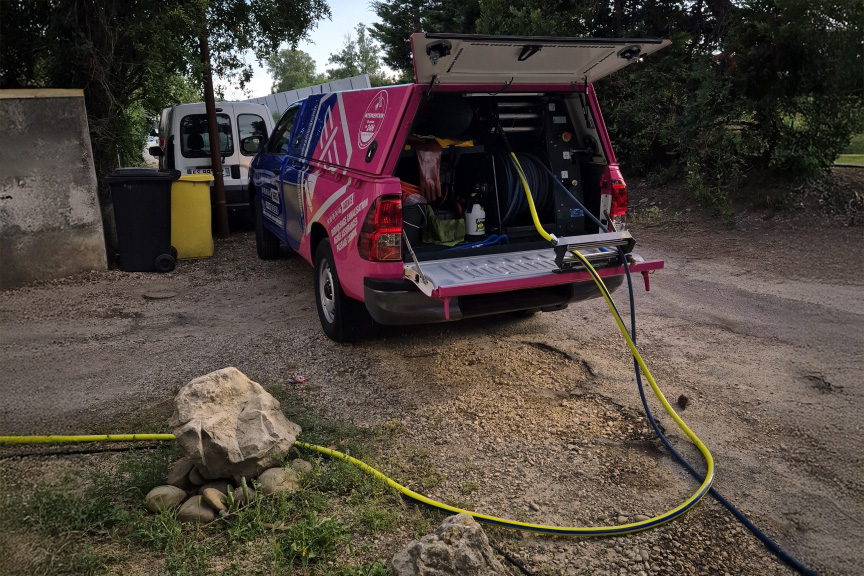 Hydrocurage pour traiter un bouchon de canalisation chez un particulier (maison) à Lezignan-Corbieres dans l'Aude