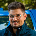 Avatar de Jules, devant son pick-up d'intervention rose et bleu. Déboucheur du département de la Mayenne