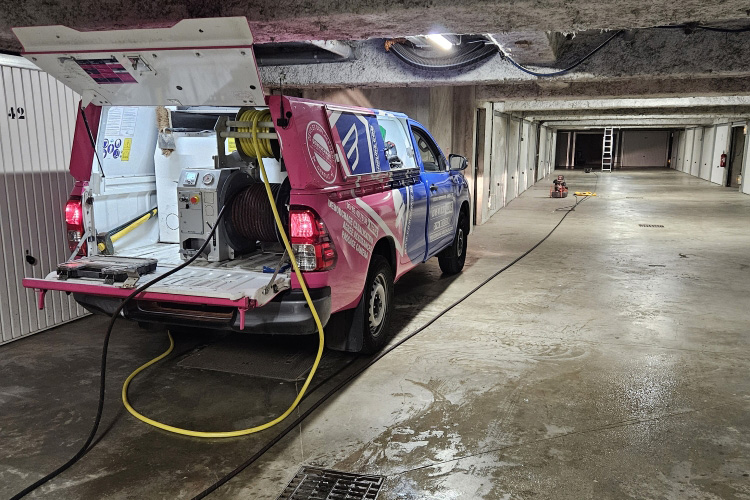 hydrocurage en sous-sol, dans les garages d'un immeuble